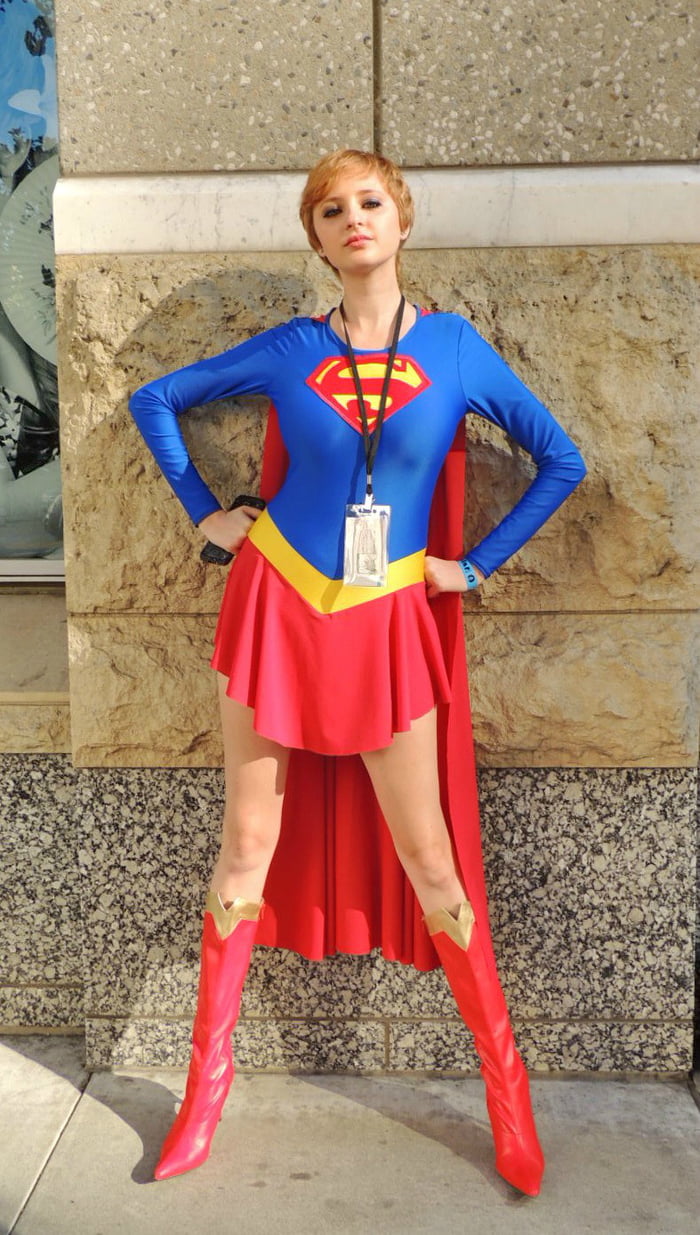 Super Girl Cosplay - 9GAG