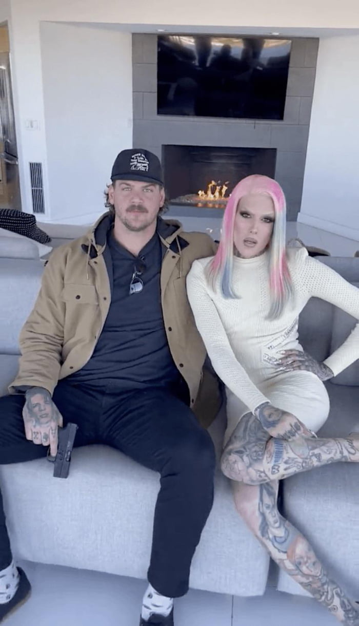 Jeffree Star Poses With Nfl Player Boyfriend Gag