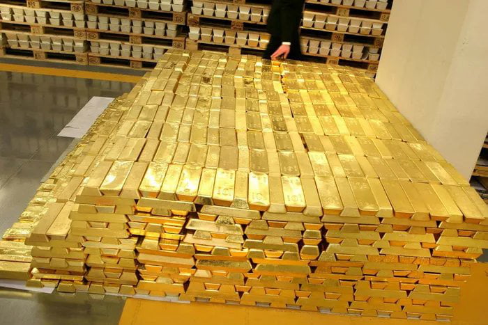 $2.6 billion in gold - 9GAG