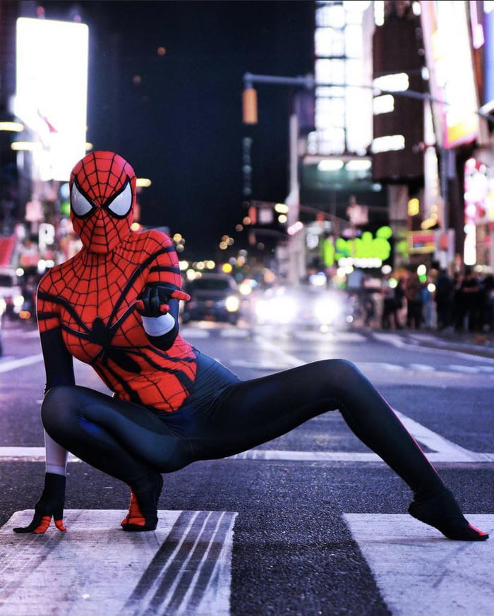 Mayday Parker s Spider Girl cosplay shot taken in Times Square