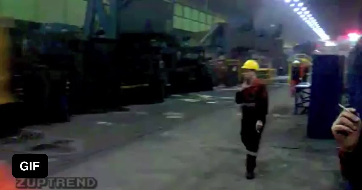 Lightsaber factory has an fatal accident 9GAG