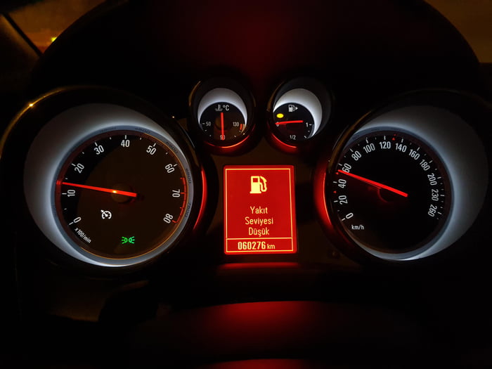 When there is low amount of fuel, Opel Astra J doesn't display trip