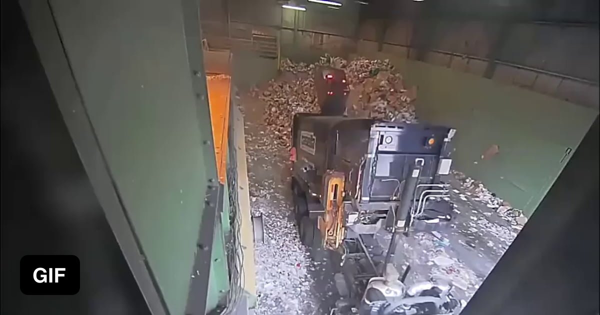 Lithium Ion battery fire at Recycling facility 9GAG
