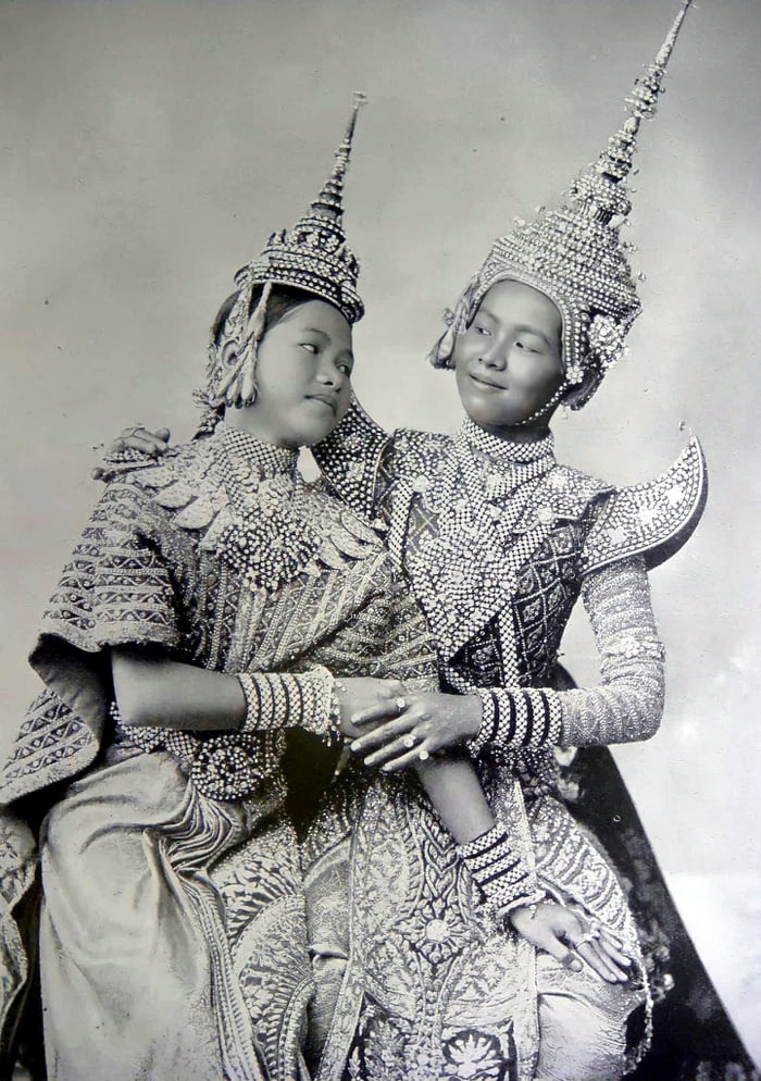 Actors Portraying A Love Scene. Thailand, Around 1900 - 9gag