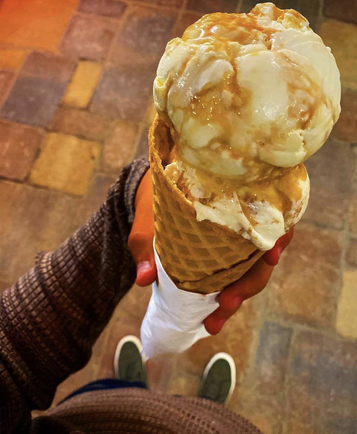 Caramelized Applesauce infused with vanilla cheesecake & bits’ Ice