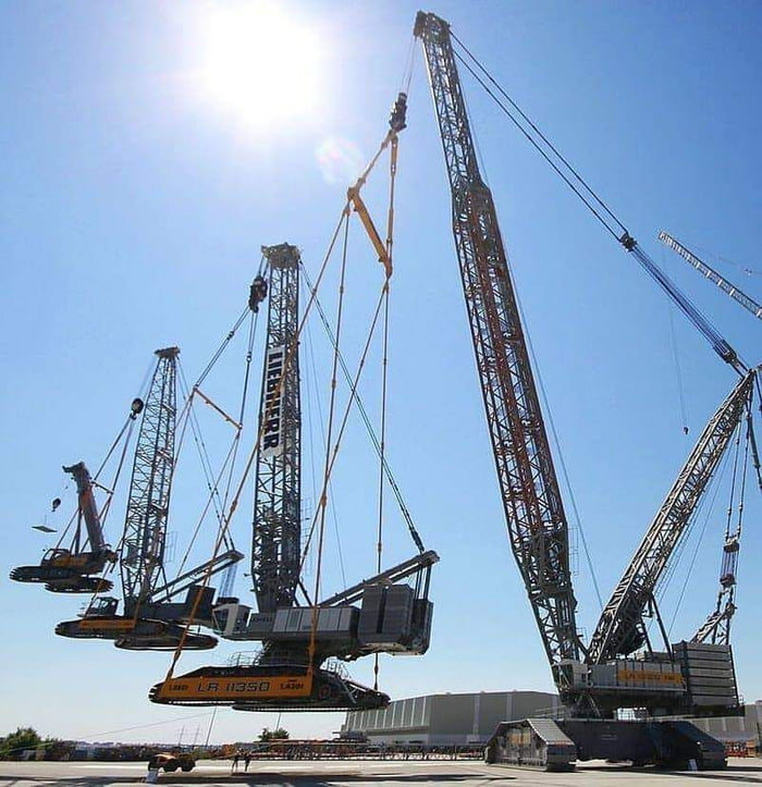 The biggest, (LR13000): can lift 3000t, the second (LR11350): 1350t ...