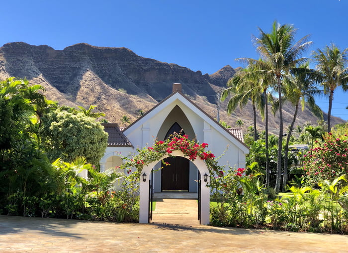 This wedding chapel in Honolulu - 9GAG