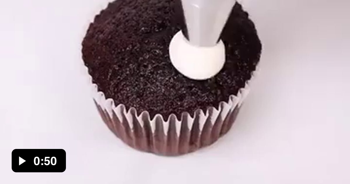 Oddly Satisfying Cupcake Decoration... - 9GAG