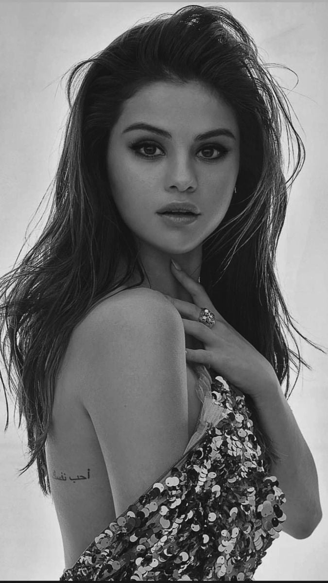 Selena Gomez - 9GAG
