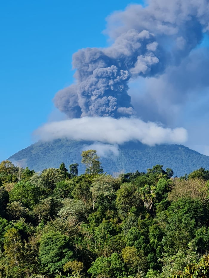 Pacaya volcano Guatemala - 9GAG