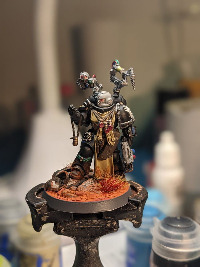 Details about   Warhammer 40K Iron Hands Primaris Apothecary Conversion