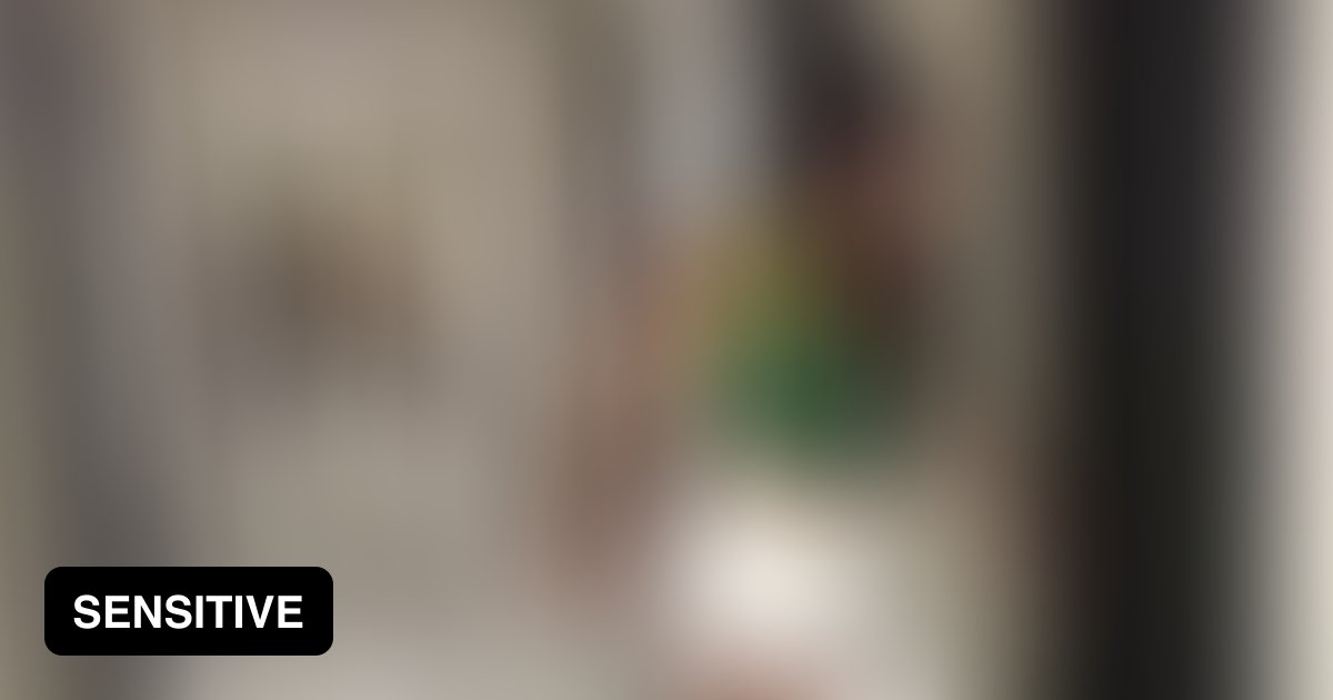 Skillful Brazilian girl juggling a soccer ball 9GAG