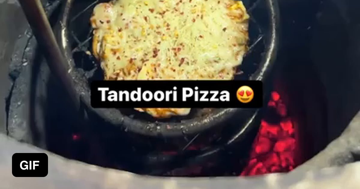 Making Pizza in a Tandoor oven 9GAG