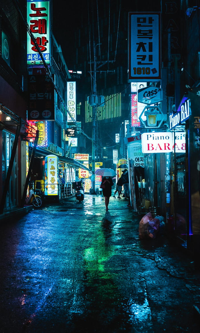 Seoul as it lights up in the rain - 9GAG