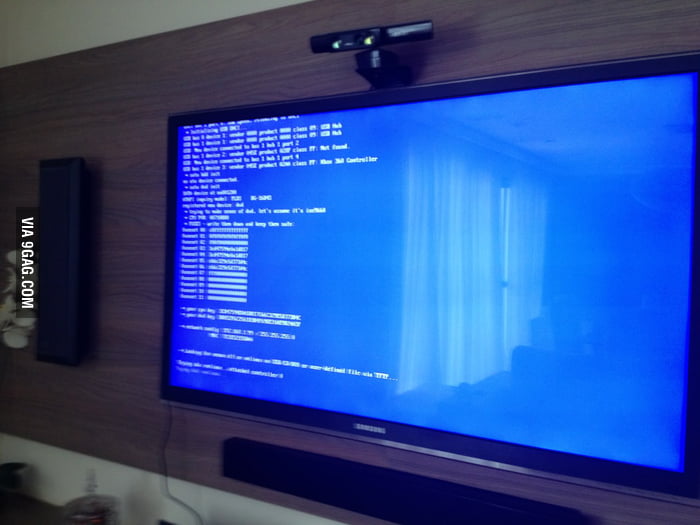 Xbox blue screen, oh Microsoft... - 9GAG