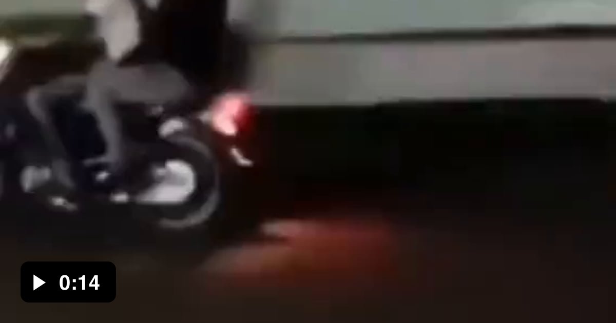 Standing dan terbang, eh ga ada standingnya - 9GAG