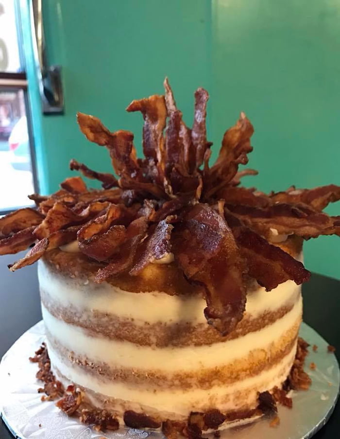 Naked Bacon Cake.&quot; Before you ask, yes I work in a bakery and this is what  a costumer wanted us to make. Bacon cake. - 9GAG