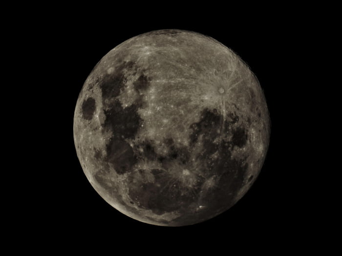 Moon Shot With My Nikon P900 9gag