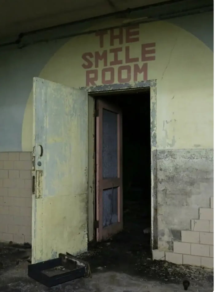 come-to-the-smile-room-9gag