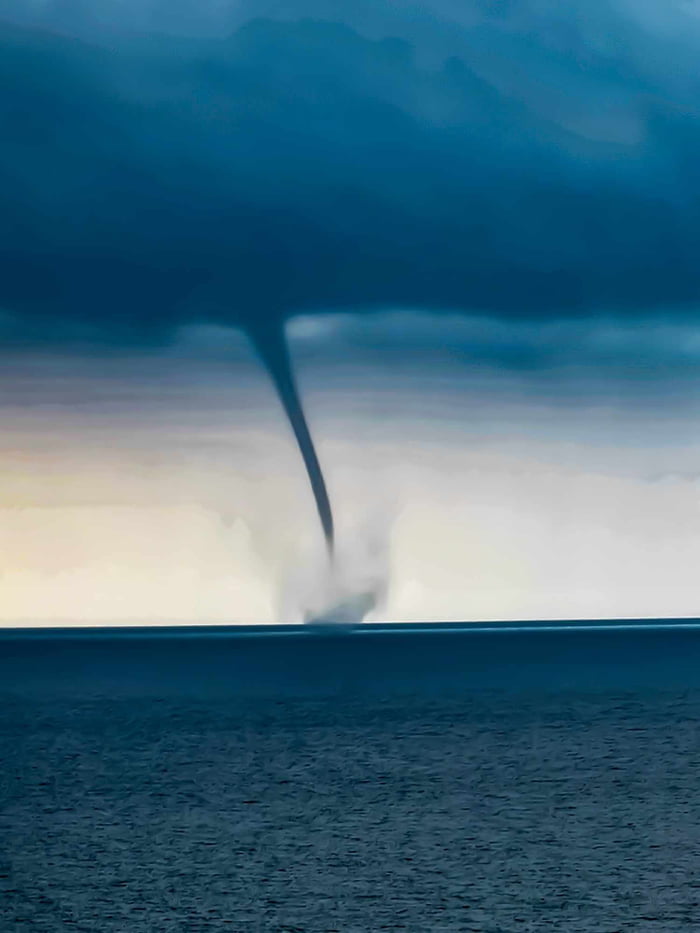 Waterspout seen in the Myrtle Beach SC area. - 9GAG