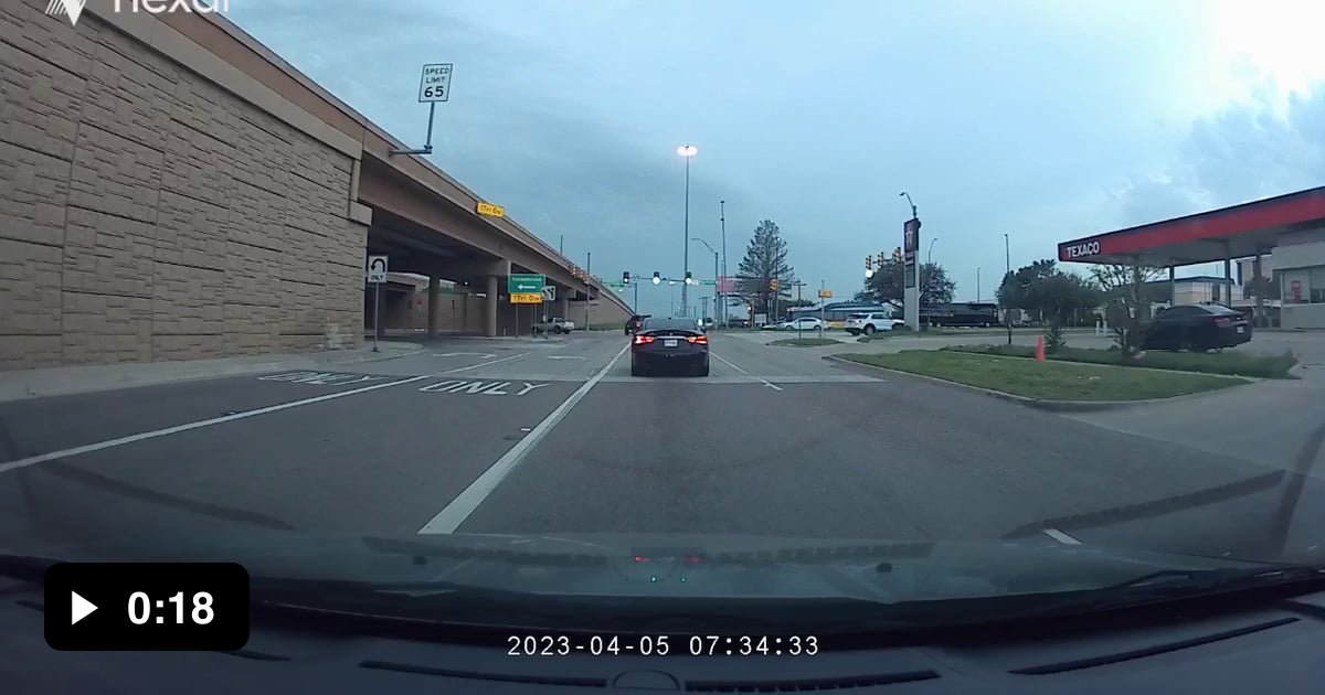 The classic lane change while making a turn. - 9GAG