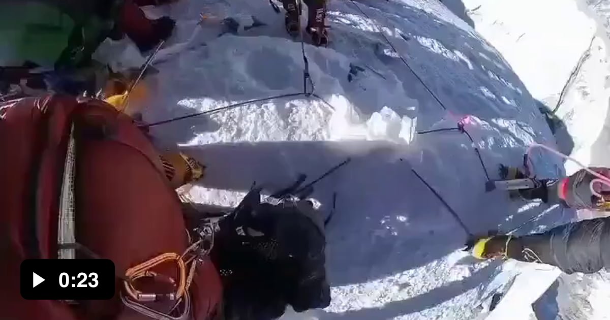 A 360° camera view from the top of Mt. Everest. - 9GAG