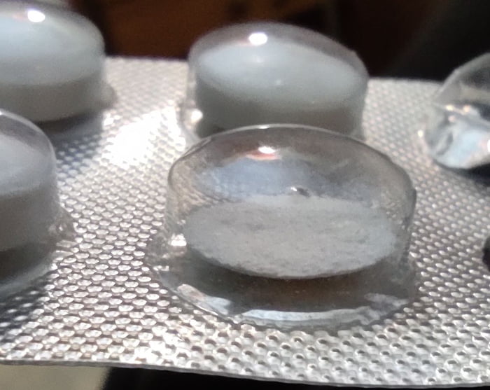 Paracetamol 500mgGalenika. Mislim da se ova ne računa kao 500... 9GAG