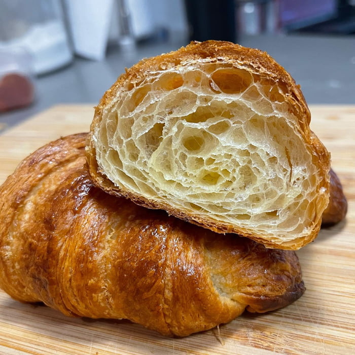 Hand laminated croissant - 9GAG