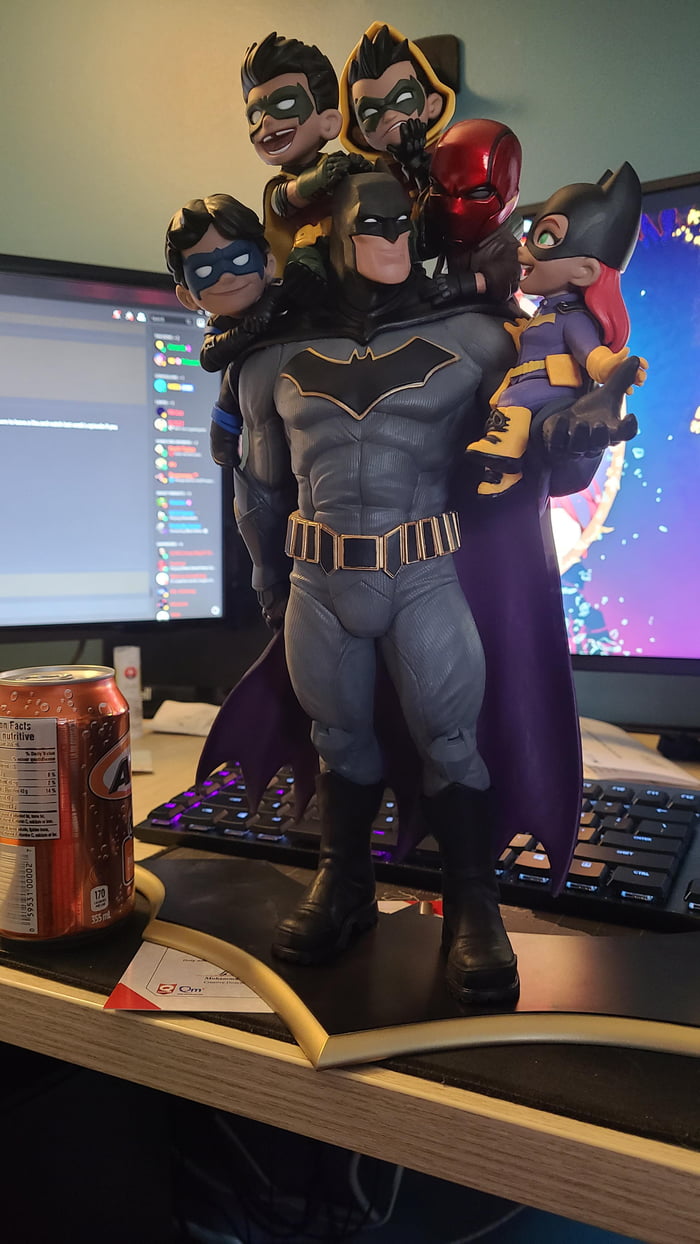 Finally got this Batman and Bat family statue - 9GAG