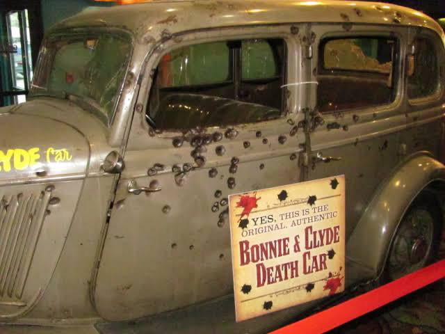 Bonnie and Clyde last car. - 9GAG