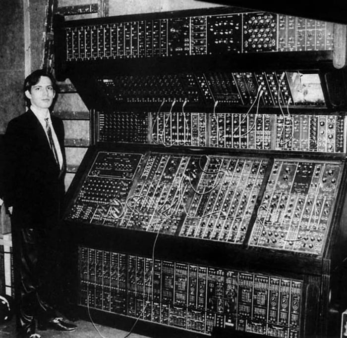 Hans Zimmer and his Moog Modular Synthesizer, 1970. - 9GAG