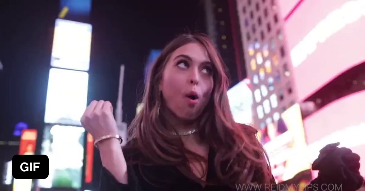 Anyone know where to find her Christmas Bonus scene from Reidmylips