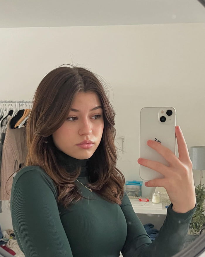 Ava Rose Beaune - 9GAG