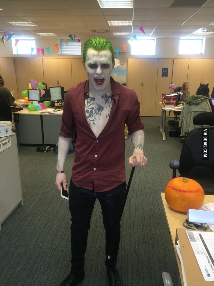 The new guy at work takes Halloween quite seriously - 9GAG