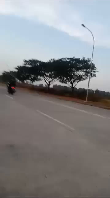 Seorang Ibu Pengendara Motor Yang Ditabrak Aksi Balap Liar Di Kawasan ...