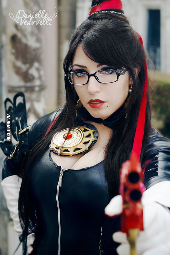 Bayonetta Cosplay 9GAG