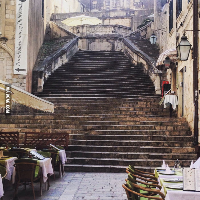 The shame stairs on real life in Dubrovnik, Croatia (King's Landing) 9GAG