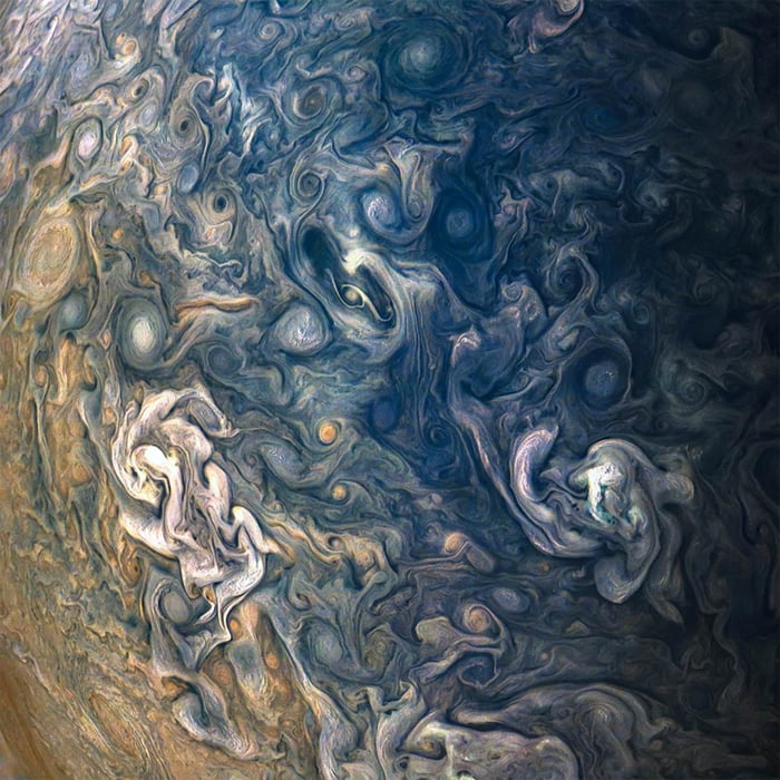 NASA's $1 Billion Jupiter Probe Has Taken Mind-bending New Photos Of ...