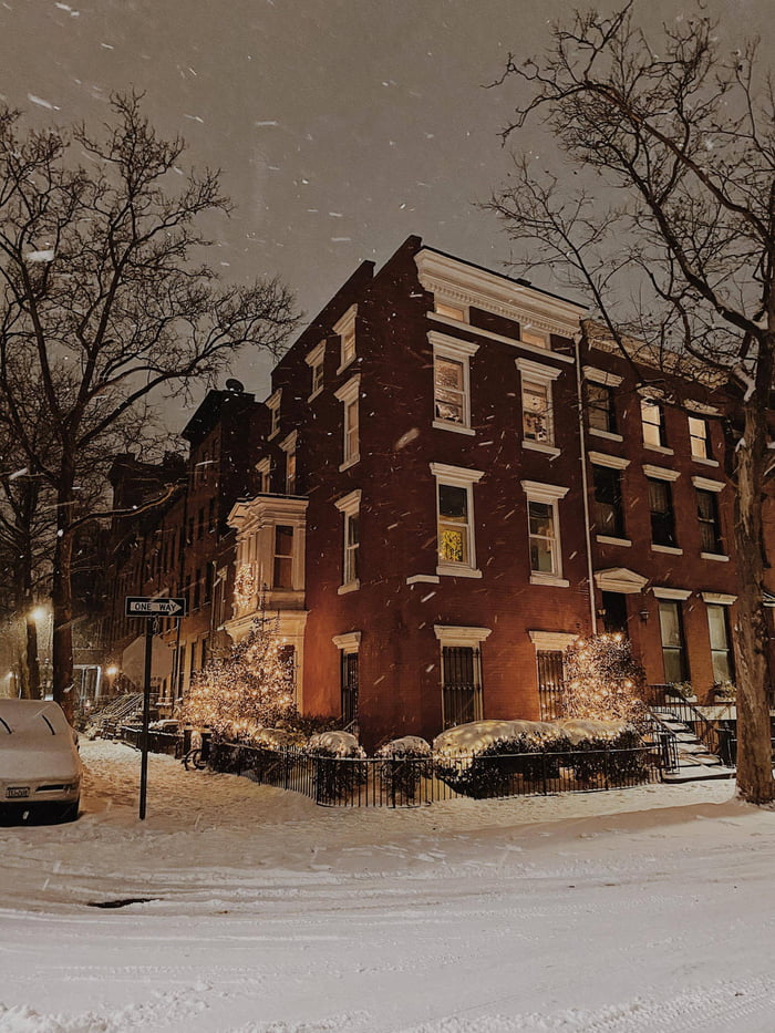 Snowy Street in NYC Yesterday - 9GAG