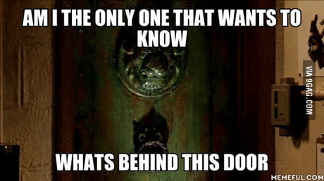 We Found Out What Was Behind The Red Door It Crowd 9gag