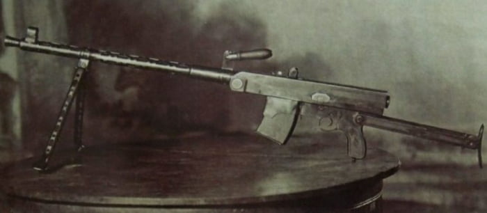 kalashnikov-s-first-light-machine-gun-made-in-1943-9gag