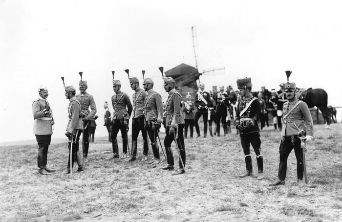 Kaiser Wilhelm in conversation with Austro-Hungarian cavalry (Hussar ...