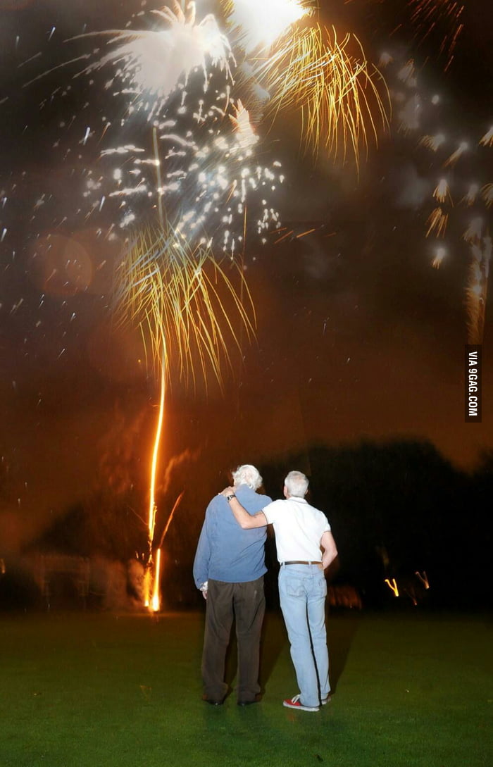 This man mixed the ashes of his wife with fireworks and... 9GAG