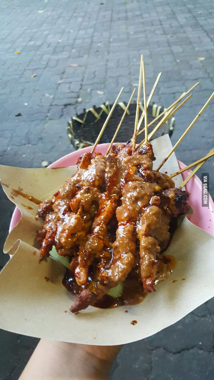 One of the best food in Indonesia . Sate Ayam, anybody else like this