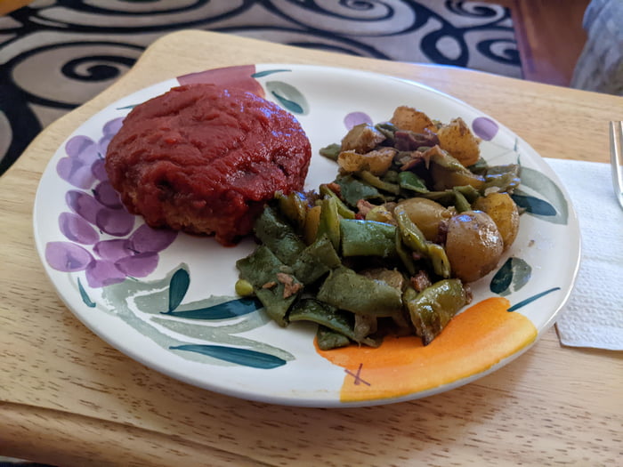 Mom's Meatloaf with Green Beans, Bacon and Potatoes 9GAG
