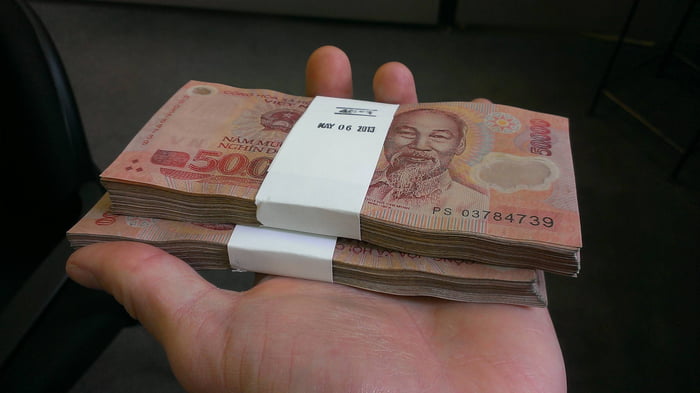 10-million-dongs-currency-of-vietnam-approx-440-9gag