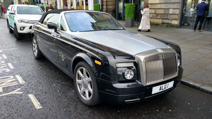 £350,000 Rolls Royce Drophead spotted in Edinburgh - 9GAG