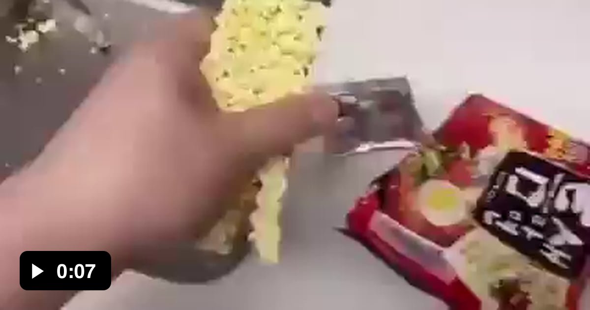 How Not To Eat The Correct Way 9GAG how-not-to-eat-the-correct-way-9gag