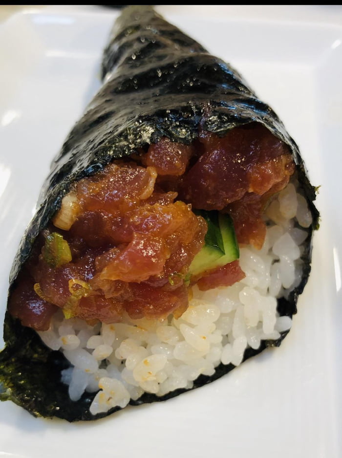 Spicy tuna hand roll 9GAG