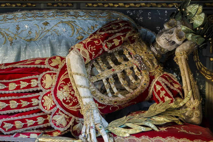 The Jeweled Skeleton of St. Konstantius in Rorschach, Switzerland. - 9GAG